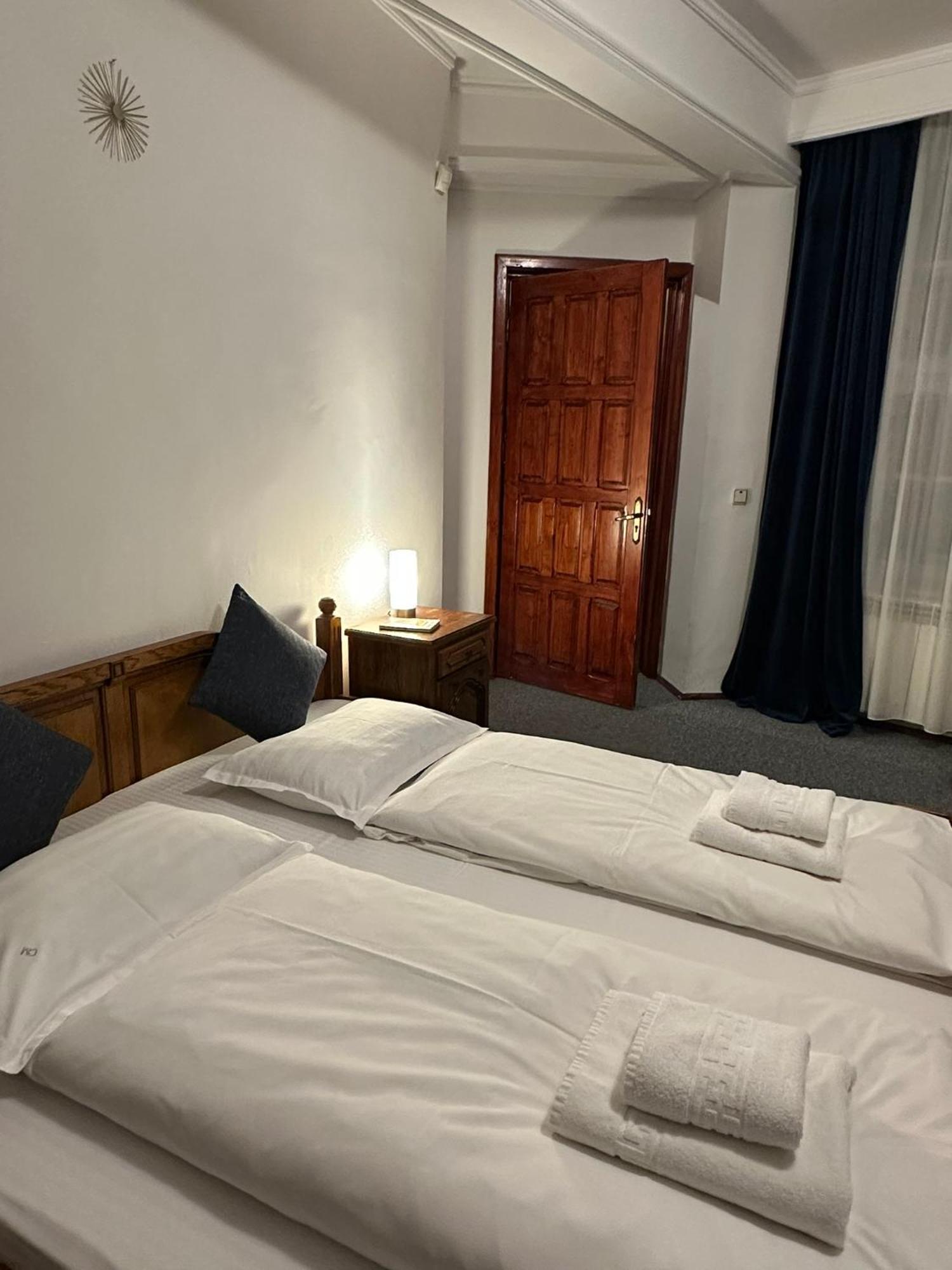Pine Peak Apartments Predeal Eksteriør billede